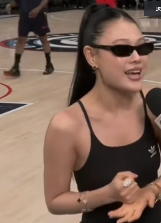 开云体育下载-歌手袁娅维：因姚明爱上篮球 现在关注杨瀚森 希望去现场看他比赛