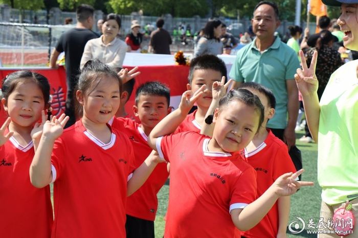 开云体育下载-娄底幼超嘉年华|绿茵场上笑开花,童年乐章响当当|娄底日报|足球|体育|音符|日报_新浪新闻